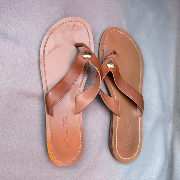 Coach Sandals Womens Size 7.5 Tan Brown Leather Thong Flip Flop Heart Logo - Picture 4 of 11